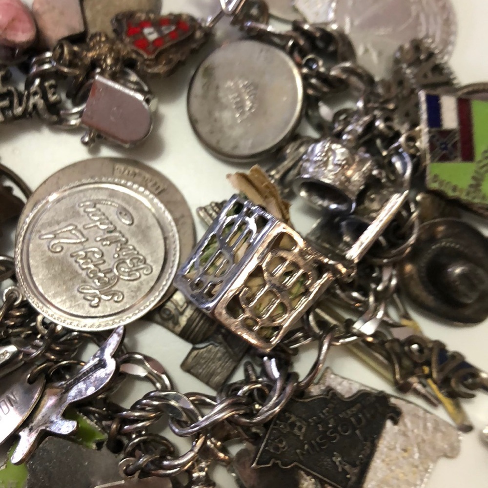 Vintage sterling charm bracelet - Picture 3 of 4